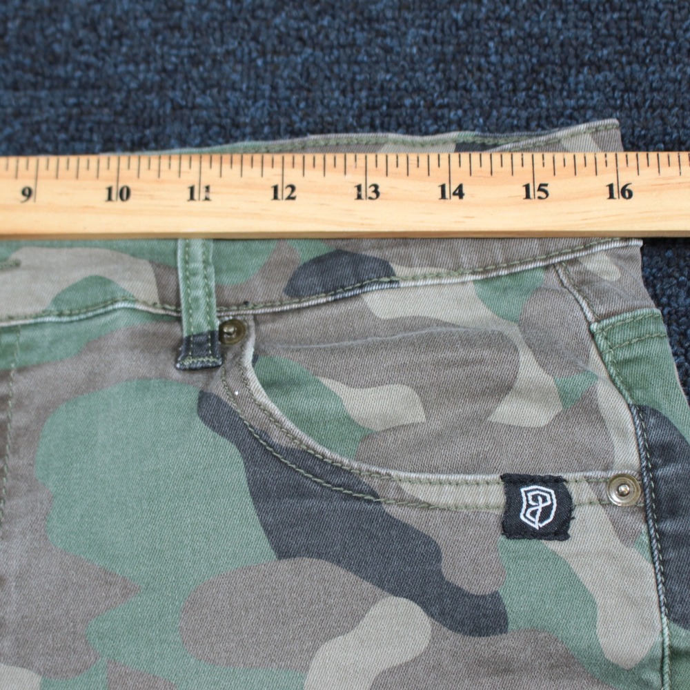 Born Primitive Jorts Mens Large Green Camo 8" Denim Cutoff Shorts Raw Hem - Picture 3 of 14